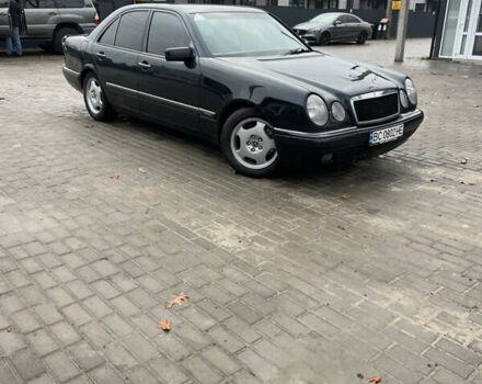 Синий Мерседес Е-Класс, объемом двигателя 2 л и пробегом 200 тыс. км за 3600 $, фото 2 на Automoto.ua