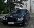 Синий Мерседес Е-Класс, объемом двигателя 2 л и пробегом 250 тыс. км за 2000 $, фото 1 на Automoto.ua