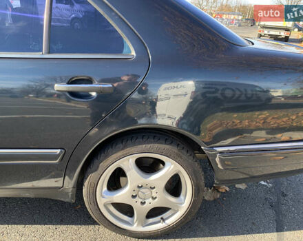 Синий Мерседес Е-Класс, объемом двигателя 2.4 л и пробегом 234 тыс. км за 3500 $, фото 10 на Automoto.ua