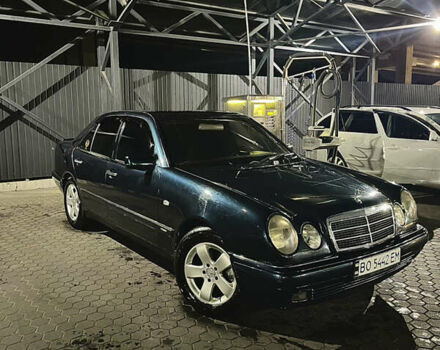 Синій Мерседес Е-Клас, об'ємом двигуна 2.8 л та пробігом 381 тис. км за 3300 $, фото 4 на Automoto.ua