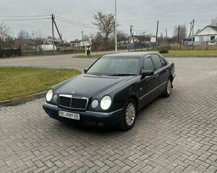 Синий Мерседес Е-Класс, объемом двигателя 2.2 л и пробегом 388 тыс. км за 4950 $, фото 9 на Automoto.ua