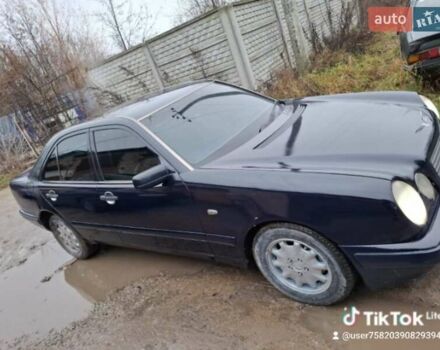 Синий Мерседес Е-Класс, объемом двигателя 2.4 л и пробегом 440 тыс. км за 3500 $, фото 7 на Automoto.ua