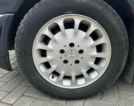 Синий Мерседес Е-Класс, объемом двигателя 2.2 л и пробегом 388 тыс. км за 4950 $, фото 21 на Automoto.ua