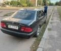 Синий Мерседес Е-Класс, объемом двигателя 2.8 л и пробегом 370 тыс. км за 4500 $, фото 10 на Automoto.ua