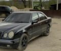 Синий Мерседес Е-Класс, объемом двигателя 2 л и пробегом 322 тыс. км за 3200 $, фото 1 на Automoto.ua