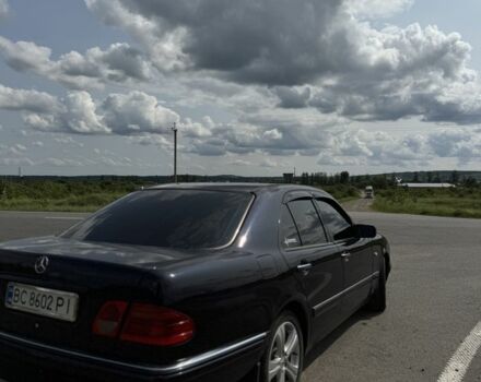 Мерседес Е-Класс 1998 в Жовкве на Automoto.ua Синий Мерседес Е-Класс, объемом двигателя 2 л и пробегом 500 тыс. км за 4300 $, фото 2 на Automoto.ua