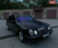 Синий Мерседес Е-Класс, объемом двигателя 3.2 л и пробегом 340 тыс. км за 2650 $, фото 1 на Automoto.ua