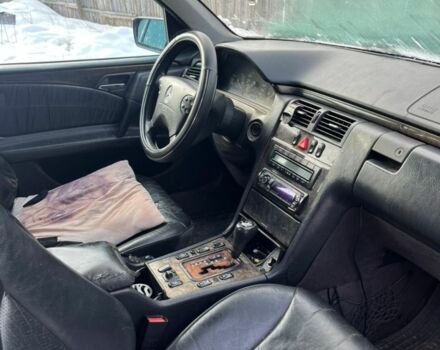 Синій Мерседес Е-Клас, об'ємом двигуна 2.15 л та пробігом 400 тис. км за 2100 $, фото 1 на Automoto.ua