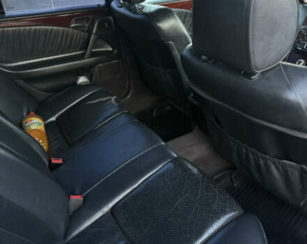 Мерседес Е-Класс 1998 в Черновцах на Automoto.ua Синий Мерседес Е-Класс, объемом двигателя 2 л и пробегом 300 тыс. км за 2750 $, фото 11 на Automoto.ua