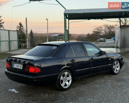 Мерседес Е-Класс 1998 в Черновцах на Automoto.ua Синий Мерседес Е-Класс, объемом двигателя 2 л и пробегом 300 тыс. км за 2750 $, фото 5 на Automoto.ua