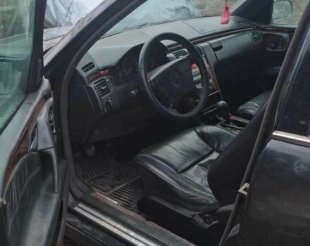 Синій Мерседес Е-Клас, об'ємом двигуна 2.4 л та пробігом 400 тис. км за 1800 $, фото 7 на Automoto.ua