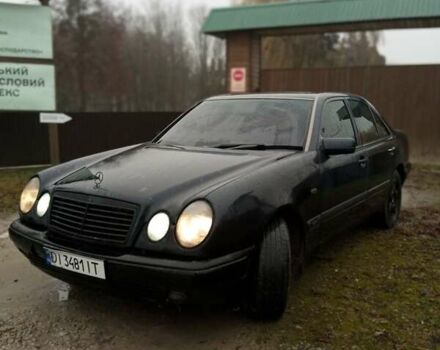 Синій Мерседес Е-Клас, об'ємом двигуна 2 л та пробігом 250 тис. км за 2250 $, фото 2 на Automoto.ua