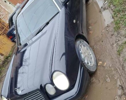 Синий Мерседес Е-Класс, объемом двигателя 2.4 л и пробегом 440 тыс. км за 3500 $, фото 10 на Automoto.ua