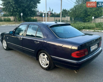 Синий Мерседес Е-Класс, объемом двигателя 3.2 л и пробегом 350 тыс. км за 3350 $, фото 1 на Automoto.ua