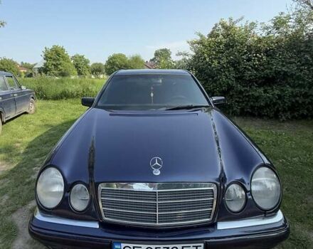 Синий Мерседес Е-Класс, объемом двигателя 2 л и пробегом 395 тыс. км за 3000 $, фото 2 на Automoto.ua