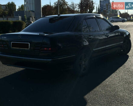 Синій Мерседес Е-Клас, об'ємом двигуна 3.23 л та пробігом 438 тис. км за 3999 $, фото 14 на Automoto.ua