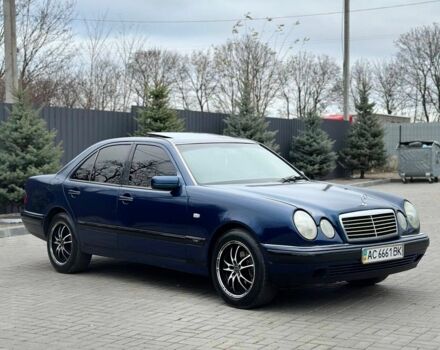 Синий Мерседес Е-Класс, объемом двигателя 2 л и пробегом 400 тыс. км за 3800 $, фото 2 на Automoto.ua