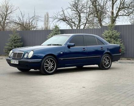 Синій Мерседес Е-Клас, об'ємом двигуна 2 л та пробігом 400 тис. км за 3800 $, фото 3 на Automoto.ua