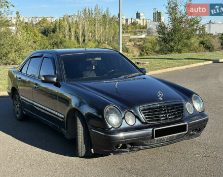 Синій Мерседес Е-Клас, об'ємом двигуна 3.23 л та пробігом 438 тис. км за 3999 $, фото 19 на Automoto.ua