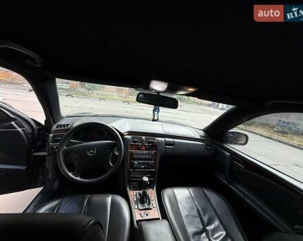 Мерседес Е-Класс 1999 в Синельниковом на Automoto.ua Синий Мерседес Е-Класс, объемом двигателя 2.7 л и пробегом 496 тыс. км за 3300 $, фото 5 на Automoto.ua