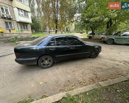 Синій Мерседес Е-Клас, об'ємом двигуна 3.23 л та пробігом 438 тис. км за 5500 $, фото 5 на Automoto.ua