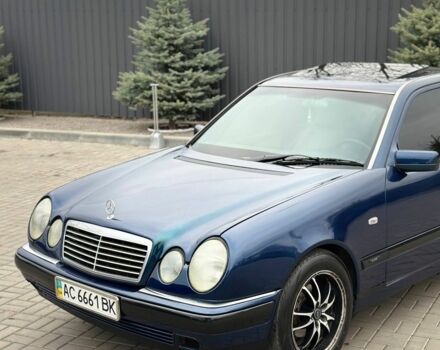 Синий Мерседес Е-Класс, объемом двигателя 2 л и пробегом 400 тыс. км за 3800 $, фото 1 на Automoto.ua