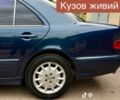 Синий Мерседес Е-Класс, объемом двигателя 2 л и пробегом 372 тыс. км за 3500 $, фото 5 на Automoto.ua