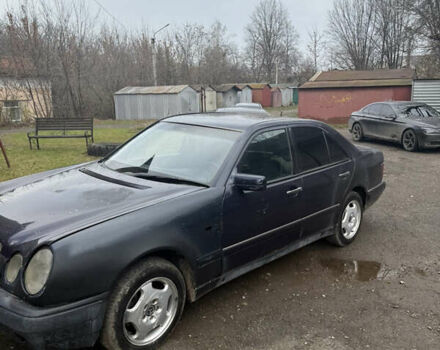 Синій Мерседес Е-Клас, об'ємом двигуна 2.8 л та пробігом 100 тис. км за 2350 $, фото 2 на Automoto.ua