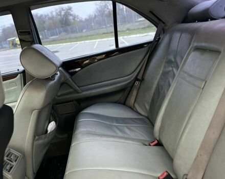 Синий Мерседес Е-Класс, объемом двигателя 0 л и пробегом 500 тыс. км за 2200 $, фото 7 на Automoto.ua