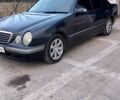 Синий Мерседес Е-Класс, объемом двигателя 2.15 л и пробегом 435 тыс. км за 4000 $, фото 1 на Automoto.ua