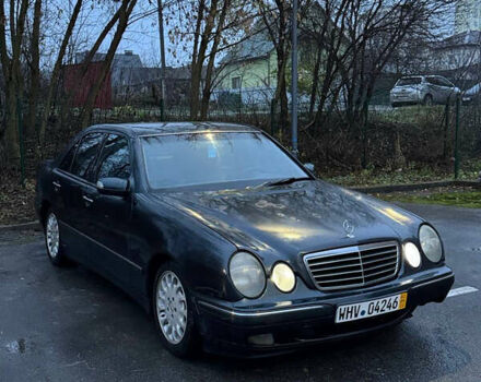 Синий Мерседес Е-Класс, объемом двигателя 3.22 л и пробегом 540 тыс. км за 3800 $, фото 1 на Automoto.ua