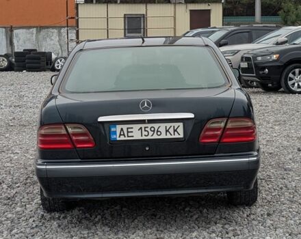 Синій Мерседес Е-Клас, об'ємом двигуна 3.2 л та пробігом 450 тис. км за 3499 $, фото 3 на Automoto.ua