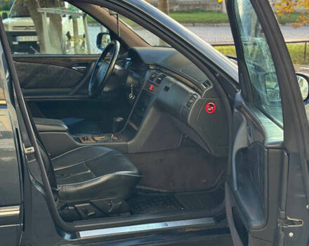 Синий Мерседес Е-Класс, объемом двигателя 3.22 л и пробегом 540 тыс. км за 3199 $, фото 5 на Automoto.ua