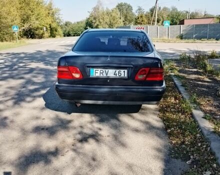 Синий Мерседес Е-Класс, объемом двигателя 2 л и пробегом 450 тыс. км за 2500 $, фото 2 на Automoto.ua