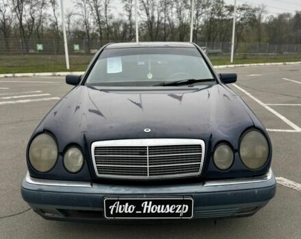 Синий Мерседес Е-Класс, объемом двигателя 0 л и пробегом 500 тыс. км за 2200 $, фото 2 на Automoto.ua