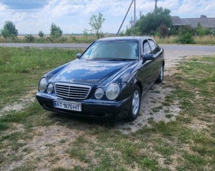 Синій Мерседес Е-Клас, об'ємом двигуна 2 л та пробігом 392 тис. км за 4199 $, фото 4 на Automoto.ua