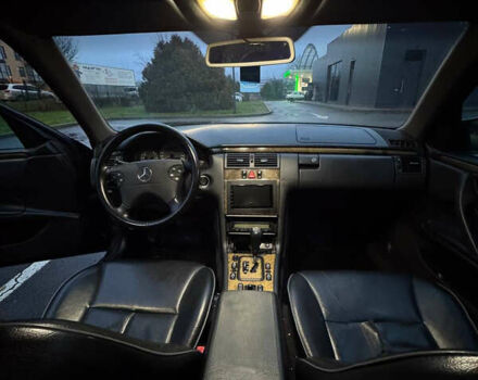 Синий Мерседес Е-Класс, объемом двигателя 3.22 л и пробегом 540 тыс. км за 3800 $, фото 4 на Automoto.ua