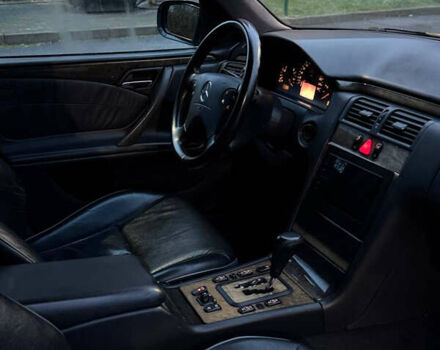 Синий Мерседес Е-Класс, объемом двигателя 3.22 л и пробегом 540 тыс. км за 3800 $, фото 7 на Automoto.ua