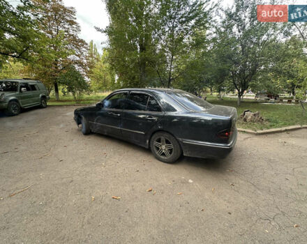 Синій Мерседес Е-Клас, об'ємом двигуна 3.23 л та пробігом 438 тис. км за 5500 $, фото 8 на Automoto.ua