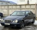 Синий Мерседес Е-Класс, объемом двигателя 3.2 л и пробегом 466 тыс. км за 4400 $, фото 1 на Automoto.ua