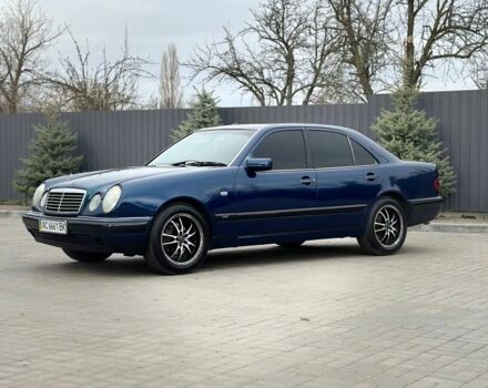 Синий Мерседес Е-Класс, объемом двигателя 2 л и пробегом 400 тыс. км за 3800 $, фото 4 на Automoto.ua