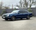 Синий Мерседес Е-Класс, объемом двигателя 2 л и пробегом 400 тыс. км за 3800 $, фото 4 на Automoto.ua