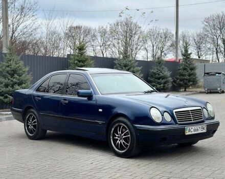 Синій Мерседес Е-Клас, об'ємом двигуна 2 л та пробігом 400 тис. км за 3800 $, фото 5 на Automoto.ua