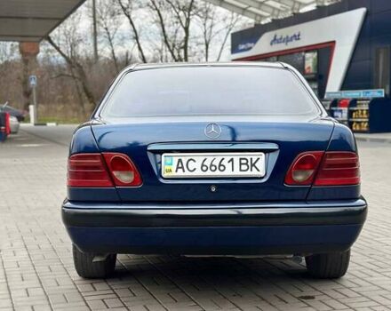 Синій Мерседес Е-Клас, об'ємом двигуна 2 л та пробігом 400 тис. км за 3800 $, фото 2 на Automoto.ua