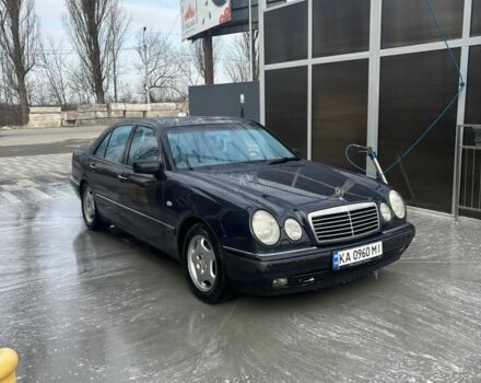 Синій Мерседес Е-Клас, об'ємом двигуна 2.4 л та пробігом 296 тис. км за 3800 $, фото 6 на Automoto.ua