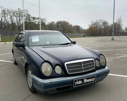 Синий Мерседес Е-Класс, объемом двигателя 0 л и пробегом 500 тыс. км за 2200 $, фото 1 на Automoto.ua