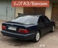 Синий Мерседес Е-Класс, объемом двигателя 2 л и пробегом 372 тыс. км за 3500 $, фото 4 на Automoto.ua
