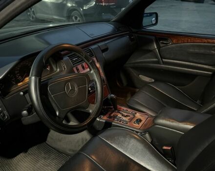 Синій Мерседес Е-Клас, об'ємом двигуна 3 л та пробігом 473 тис. км за 3599 $, фото 5 на Automoto.ua