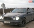 Синий Мерседес Е-Класс, объемом двигателя 2 л и пробегом 585 тыс. км за 2500 $, фото 3 на Automoto.ua
