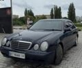 Синій Мерседес Е-Клас, об'ємом двигуна 2 л та пробігом 252 тис. км за 2600 $, фото 1 на Automoto.ua